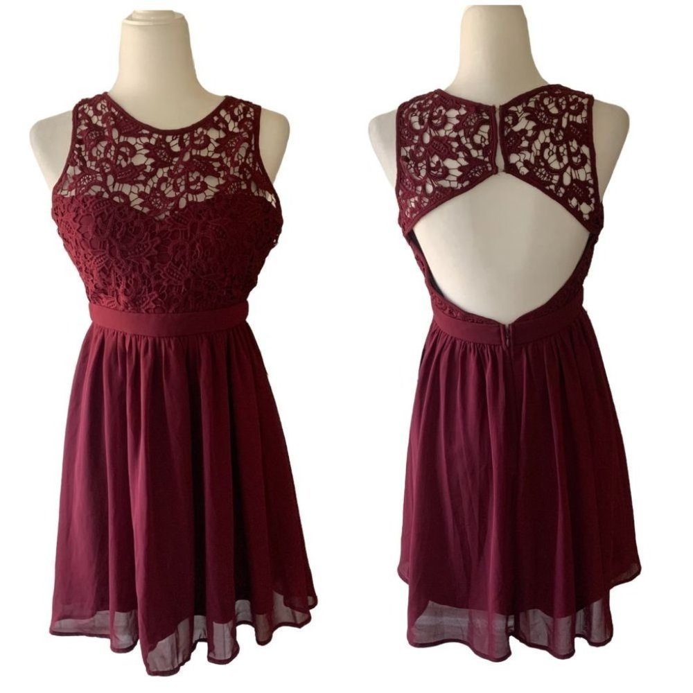 Lulus Women's Fit and Flare Dress Women's Lace Open Back Sleeveless Size S